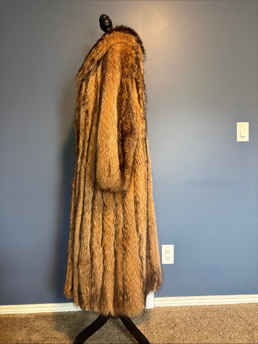 Vintage Renfrew Furs Tanuki (Japanese Raccoon) Full Length Fur Coat | Luxe 1979 - Picture 6 of 13
